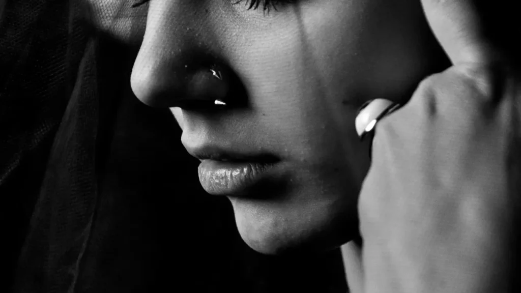 O que dependência emocional causa na vida de quem sofre